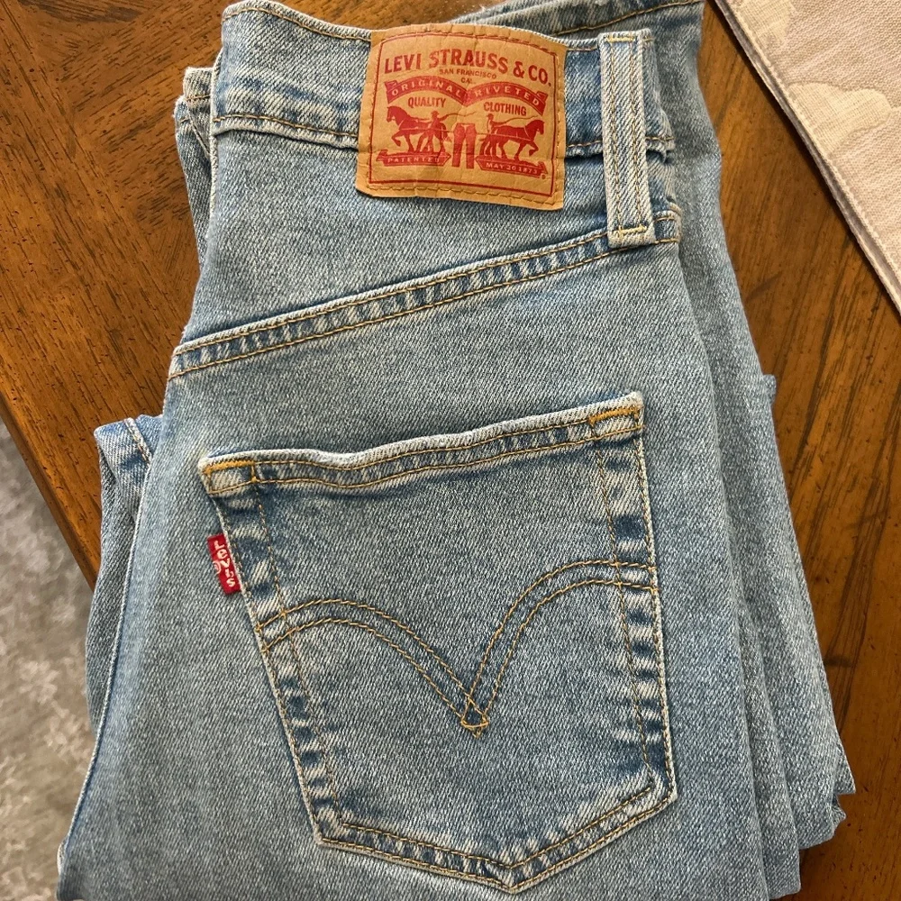 Levi’s Ribcage Ankle Straight Jeans size 25/27 - Picture 1 of 5